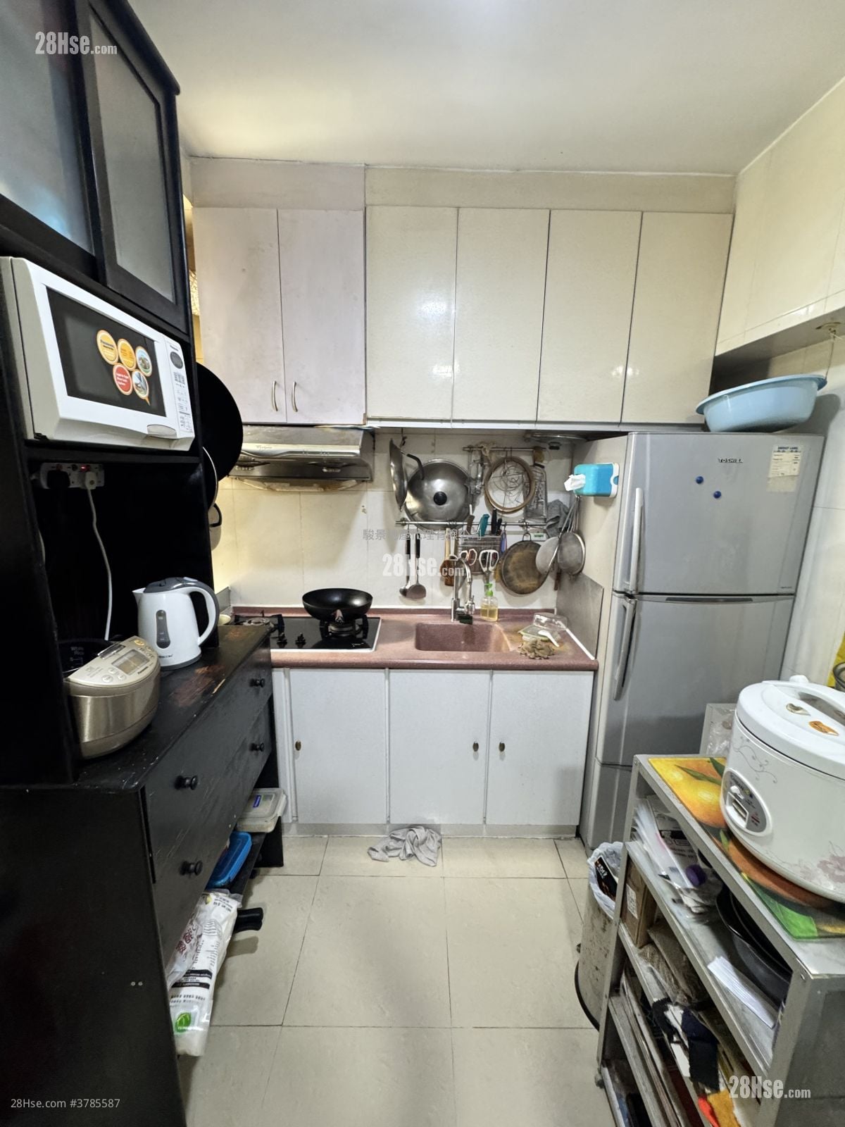 Carson Mansion Sell 3 Bedrooms , 1 Bathroom 522 ft²