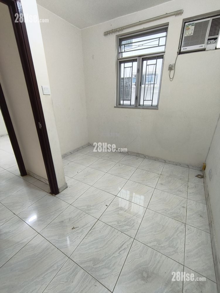 村屋 租盘 3 房 , 1 浴室 700 平方尺