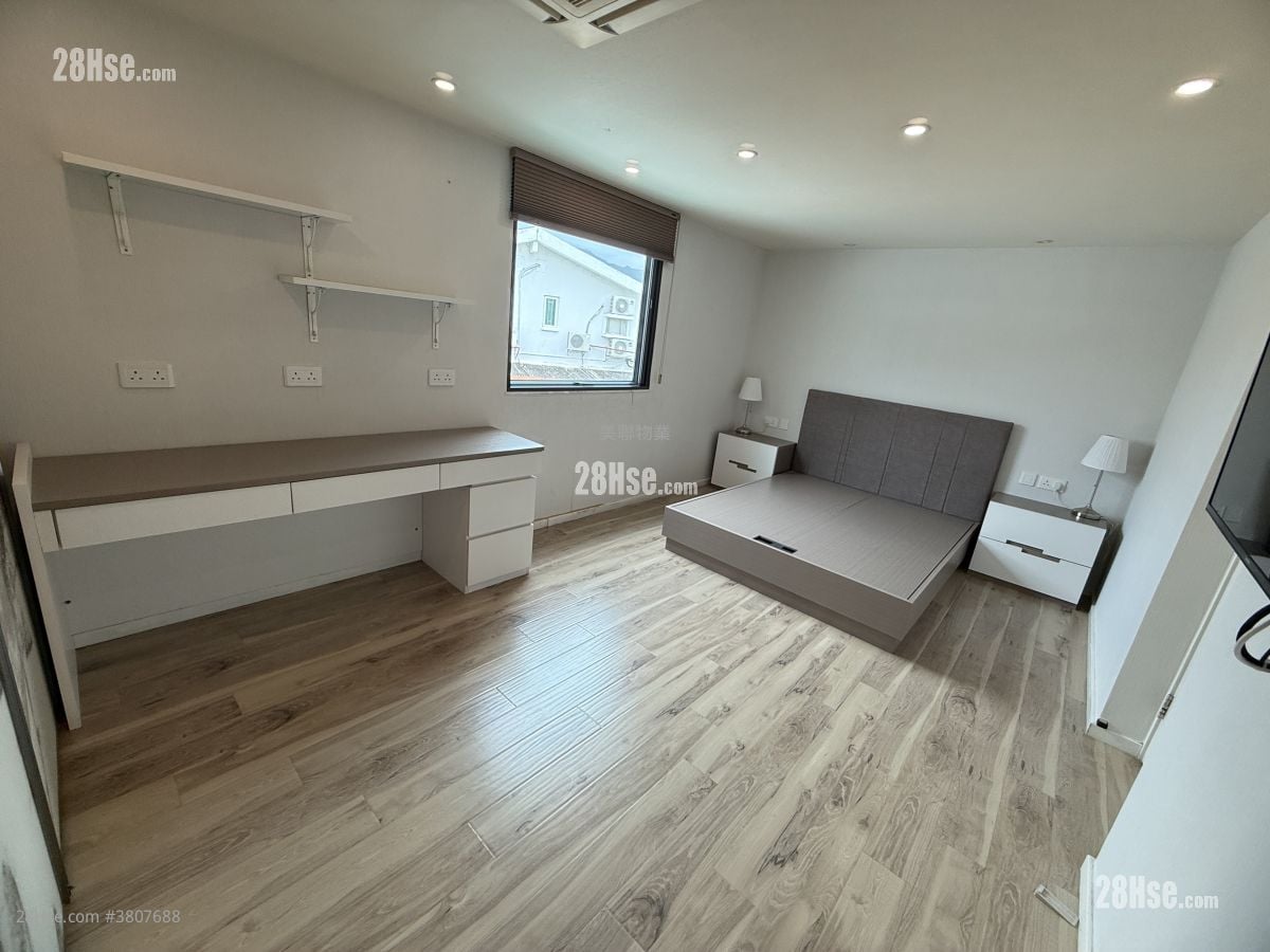 Fairview Park Sell 3 Bedrooms , 2 Bathrooms 1,035 ft²