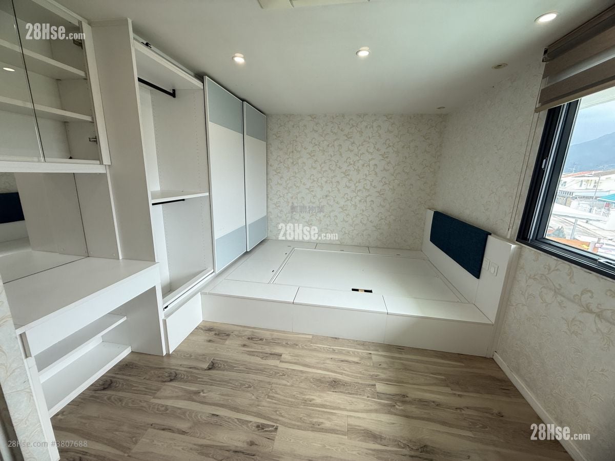 Fairview Park Sell 3 Bedrooms , 2 Bathrooms 1,035 ft²