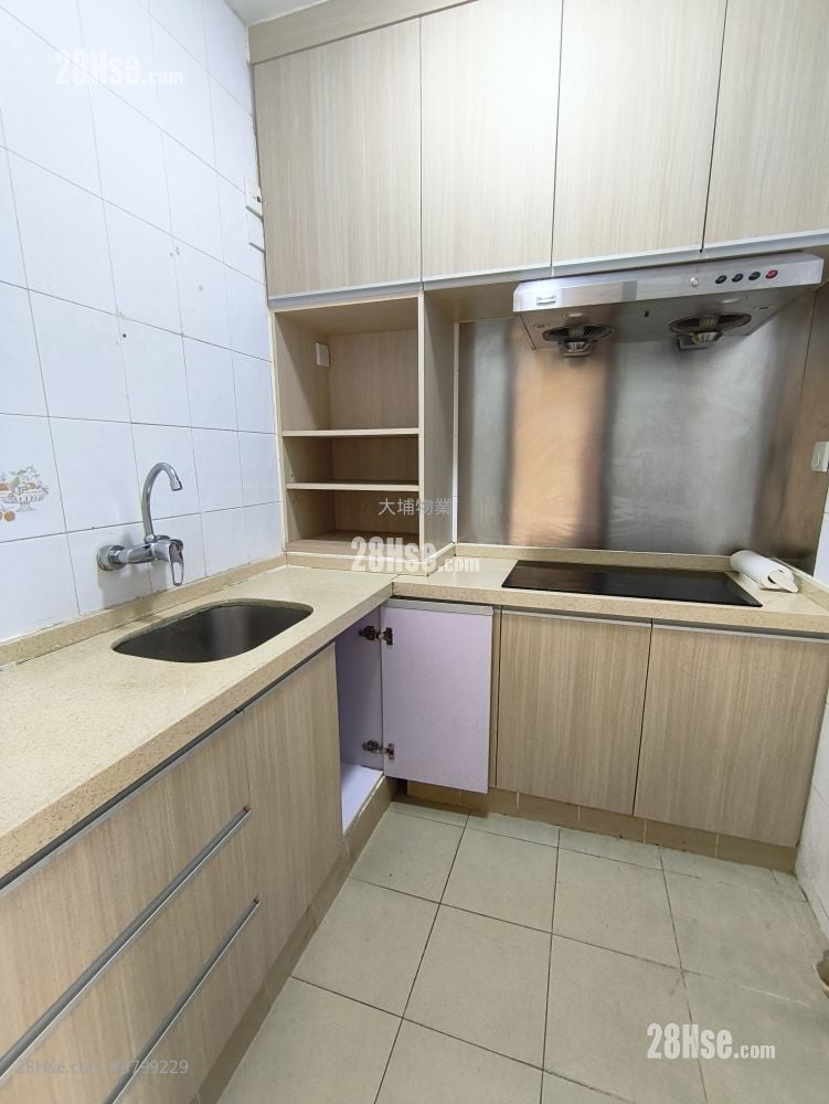 村屋 租盘 3 房 , 1 浴室 700 平方尺