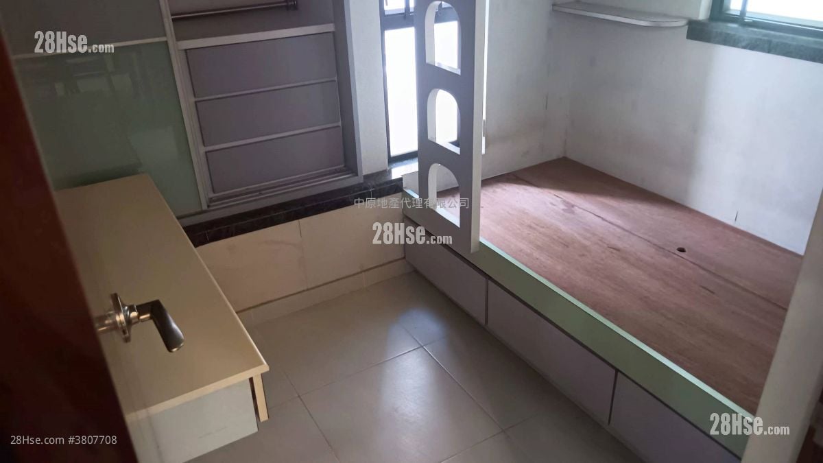 富华广场 售盘 2 房 340 平方尺