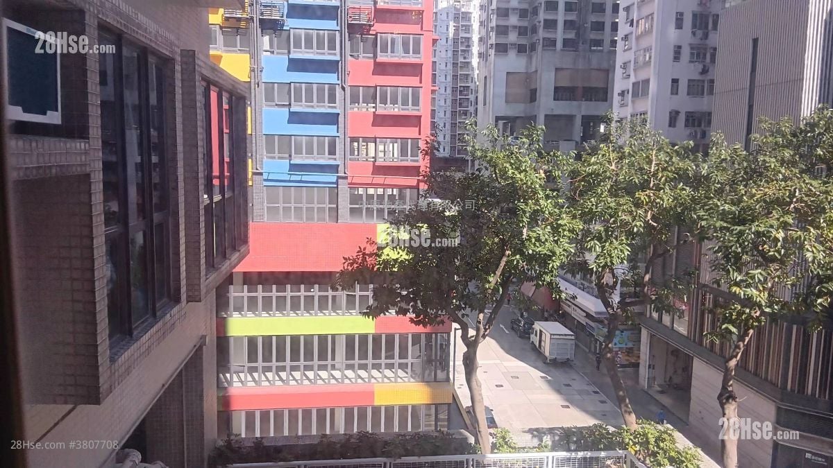 富华广场 售盘 2 房 340 平方尺