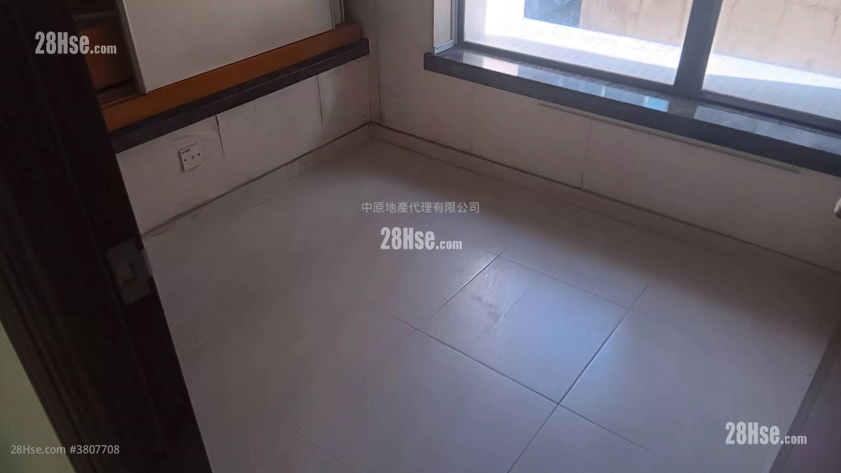 富华广场 售盘 2 房 340 平方尺