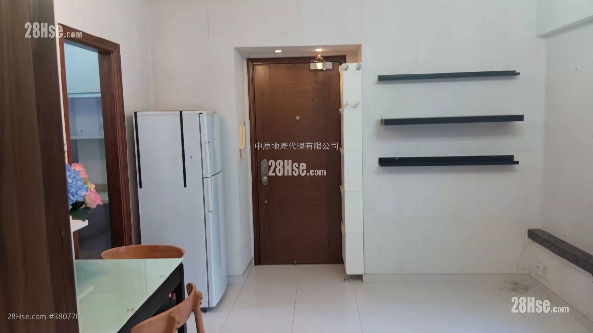 富华广场 售盘 2 房 340 平方尺