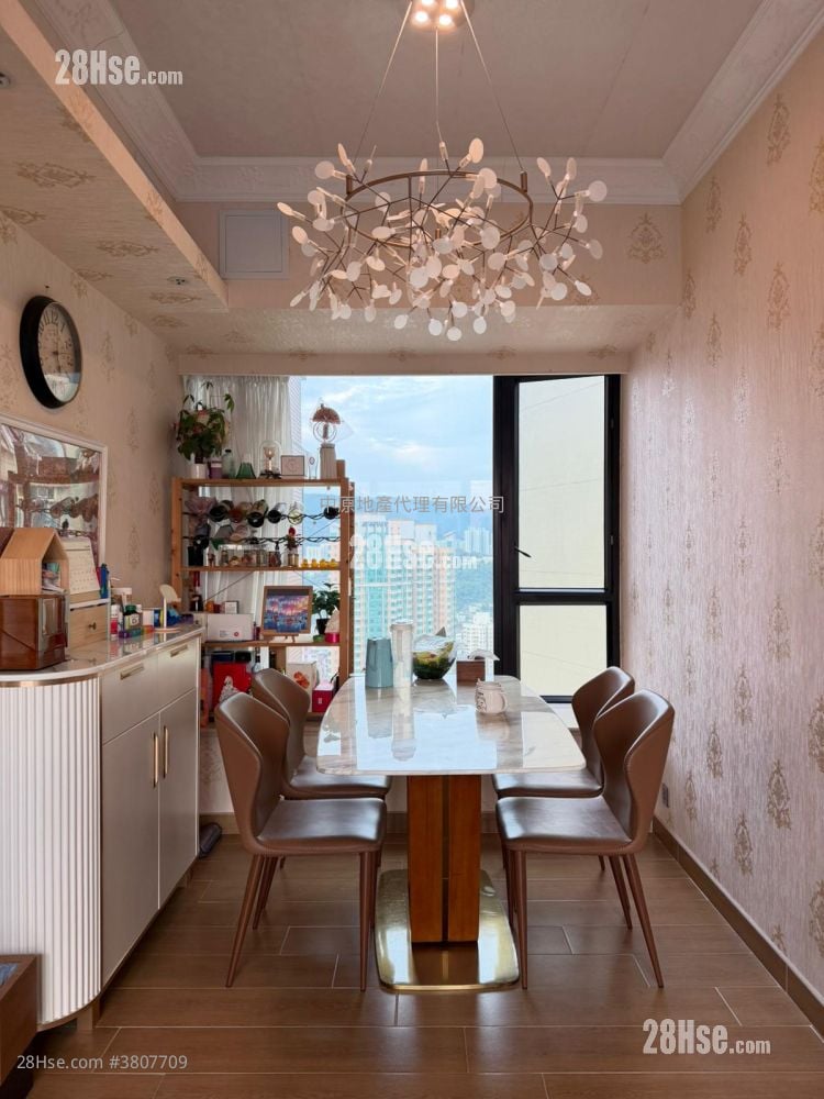 Chelsea Court Sell 4 Bedrooms , 2 Bathrooms 716 ft²