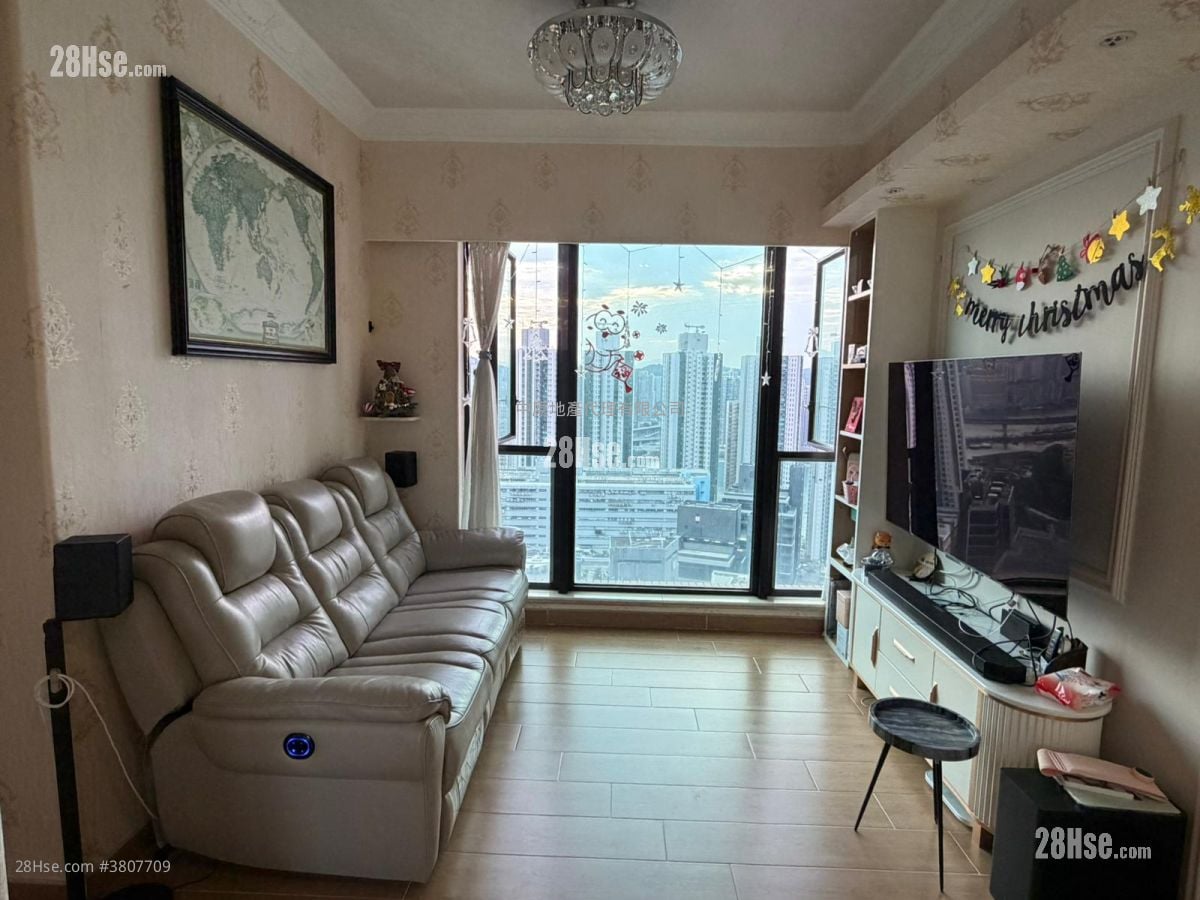 Chelsea Court Sell 4 Bedrooms , 2 Bathrooms 716 ft²