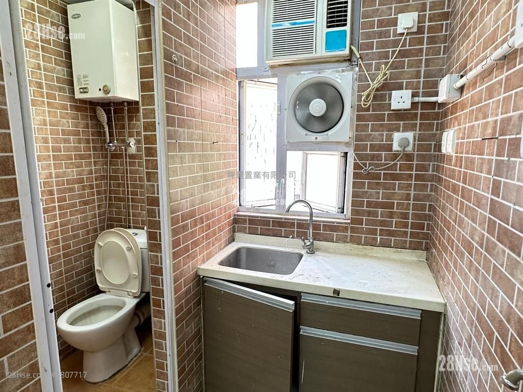 名賢大樓 租盤 開放式間隔 , 1 浴室 180 平方呎