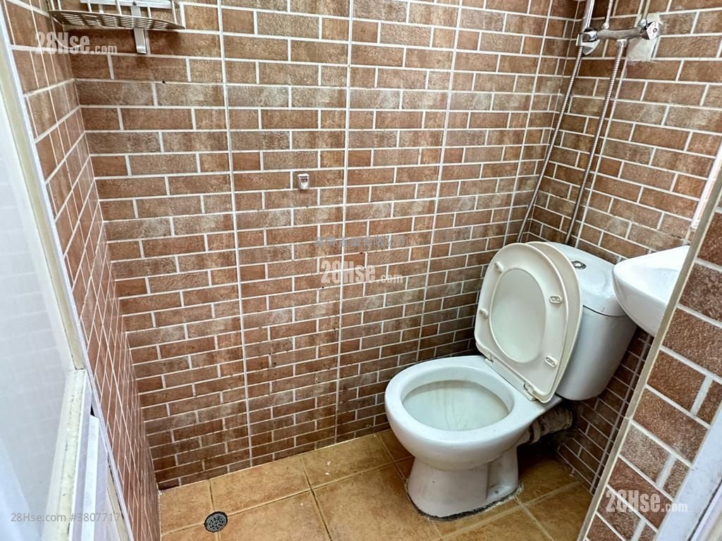 名賢大樓 租盤 開放式間隔 , 1 浴室 180 平方呎