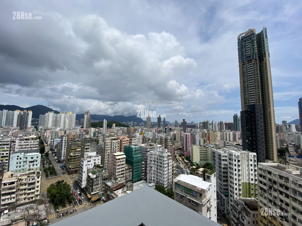 Park One Sell 3 Bedrooms , 1 Bathroom 418 ft²