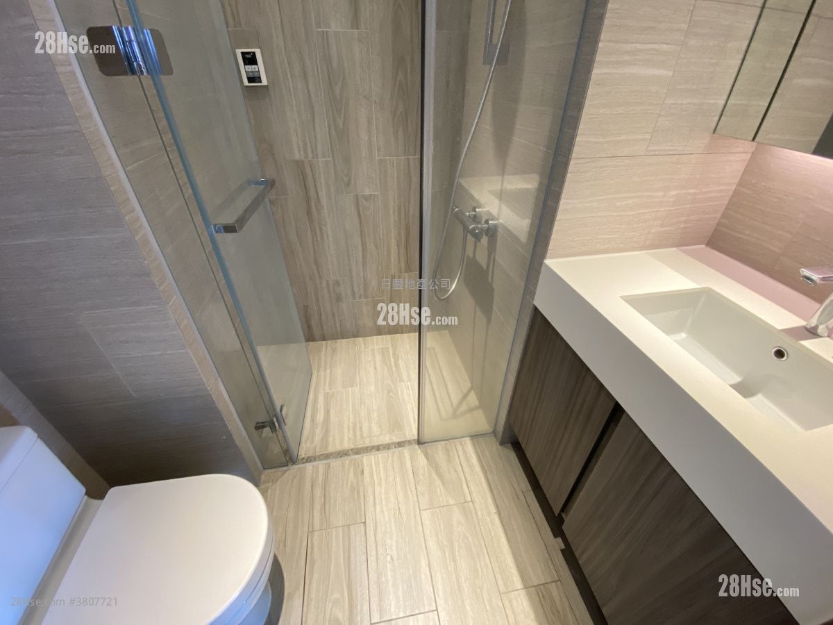 Park One Sell 3 Bedrooms , 1 Bathroom 418 ft²