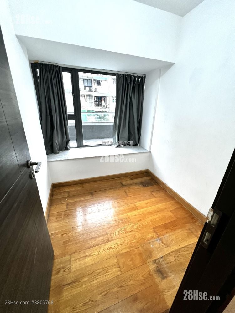 Luxe Metro Rental 3 Bedrooms , 2 Bathrooms 584 ft²