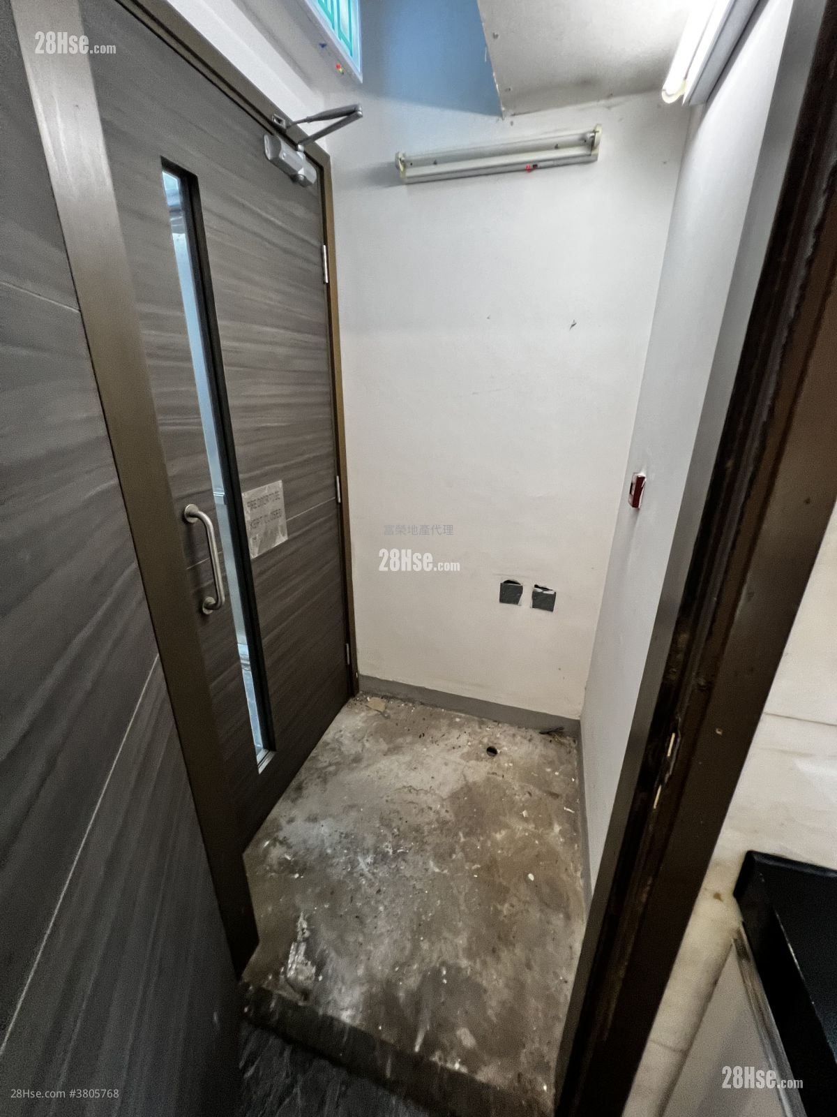 Luxe Metro Rental 3 Bedrooms , 2 Bathrooms 584 ft²