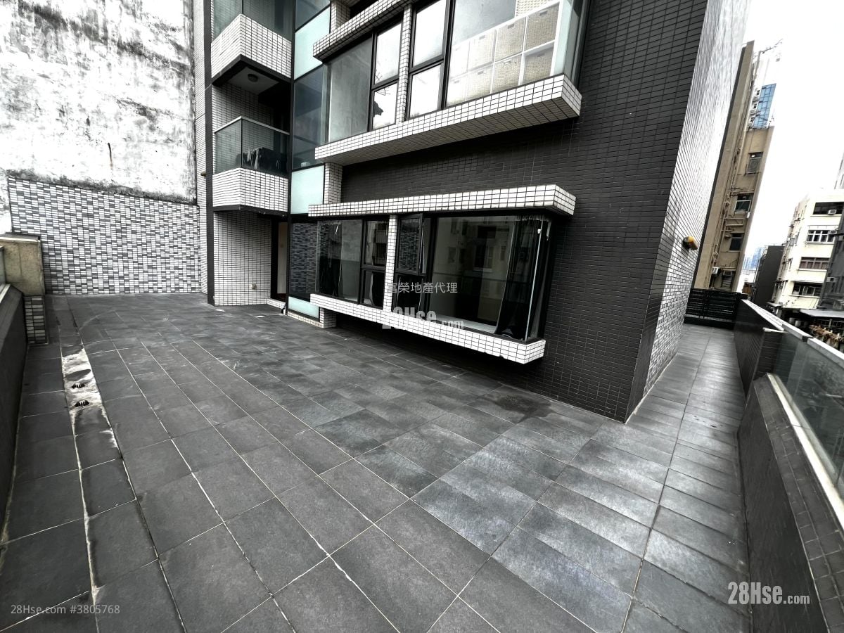 Luxe Metro Rental 3 Bedrooms , 2 Bathrooms 584 ft²