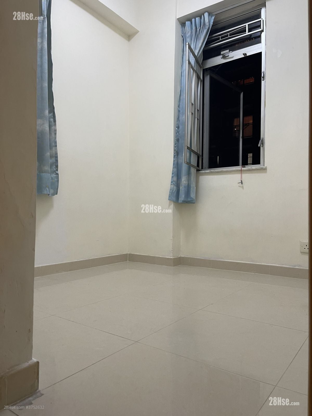 丽华大厦 租盘 2 房 , 1 浴室 293 平方尺