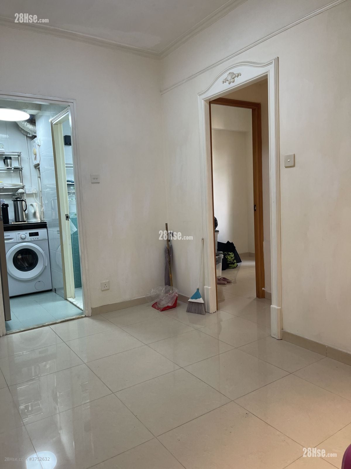 丽华大厦 租盘 2 房 , 1 浴室 293 平方尺