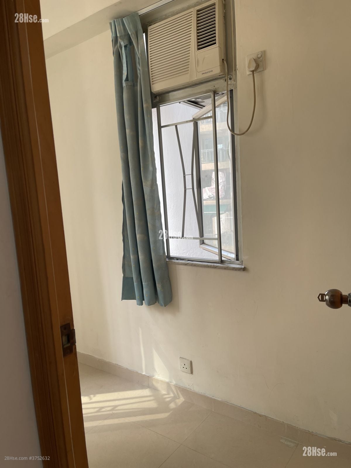 丽华大厦 租盘 2 房 , 1 浴室 293 平方尺