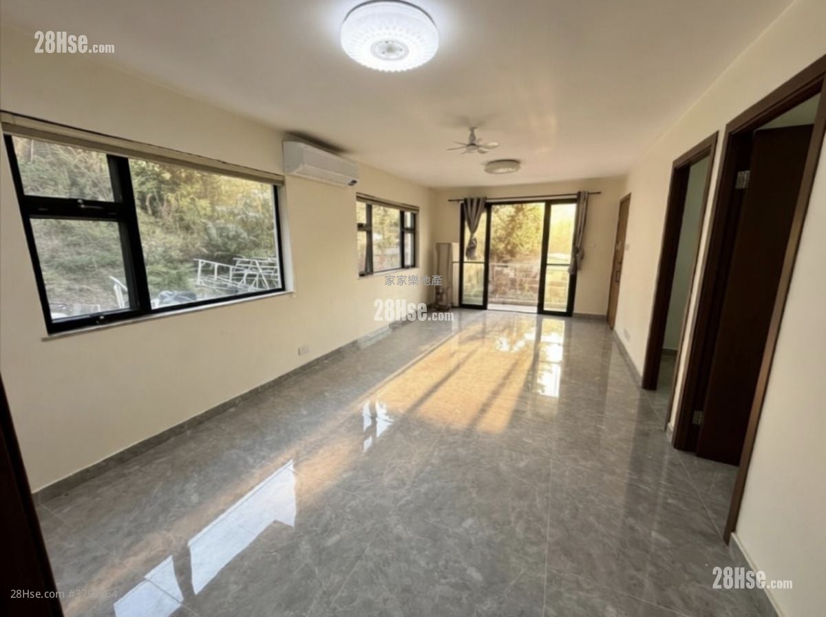 村屋 租盘 3 房 , 1 浴室 700 平方尺