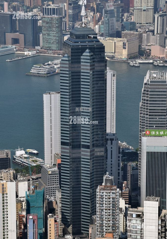 The Center Sell 1,100 ft²