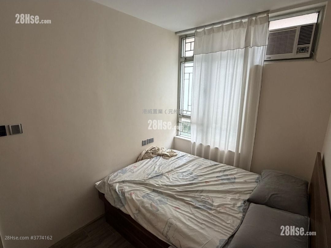 King Tai Court Sell 2 Bedrooms 393 ft²