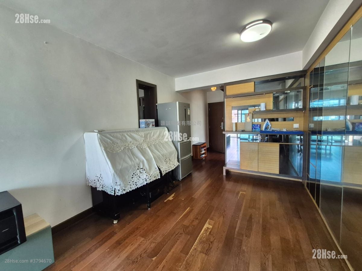 Billionnaire Royale Rental 3 Bedrooms , 2 Bathrooms 865 ft²