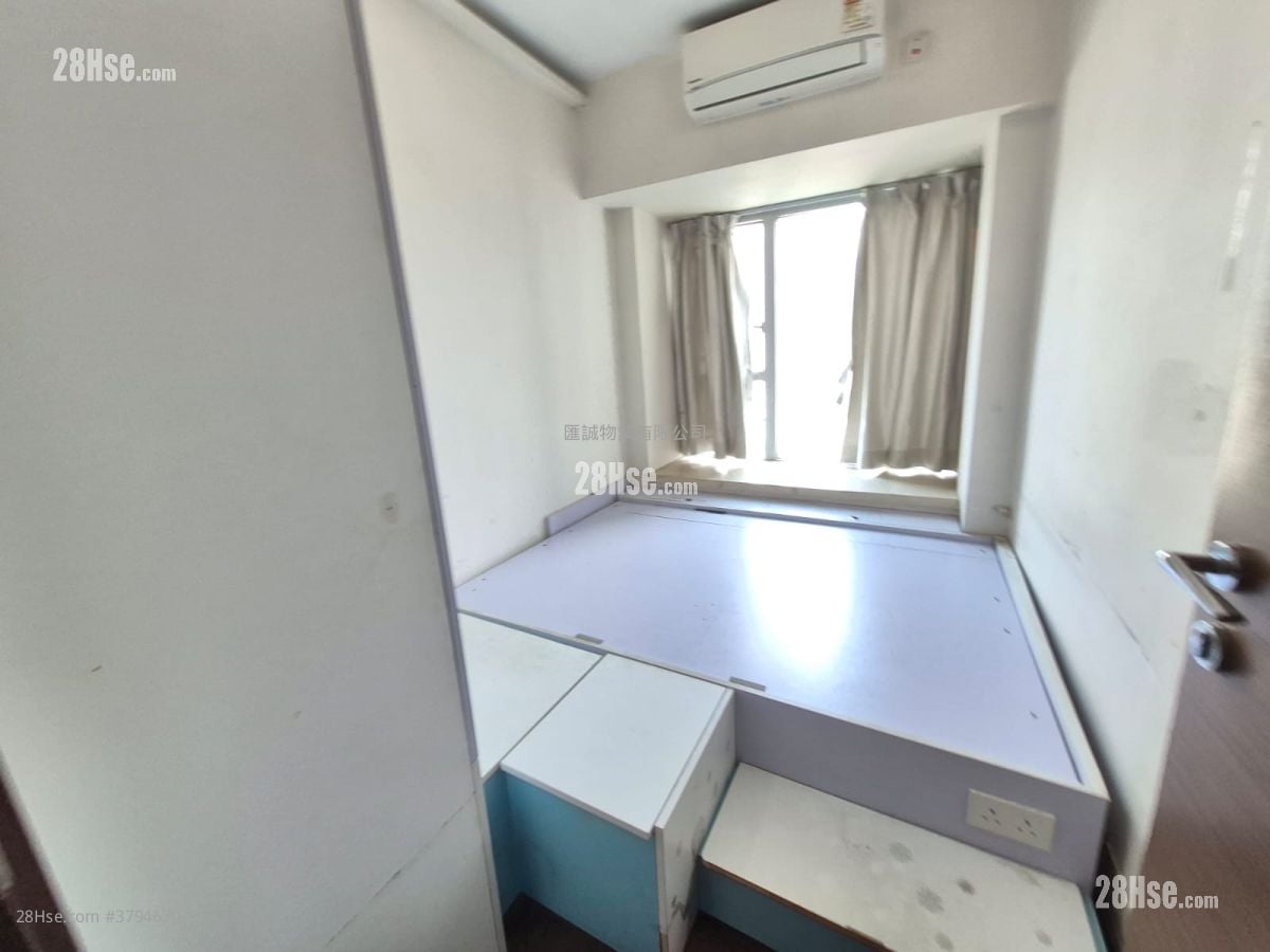 Billionnaire Royale Rental 3 Bedrooms , 2 Bathrooms 865 ft²