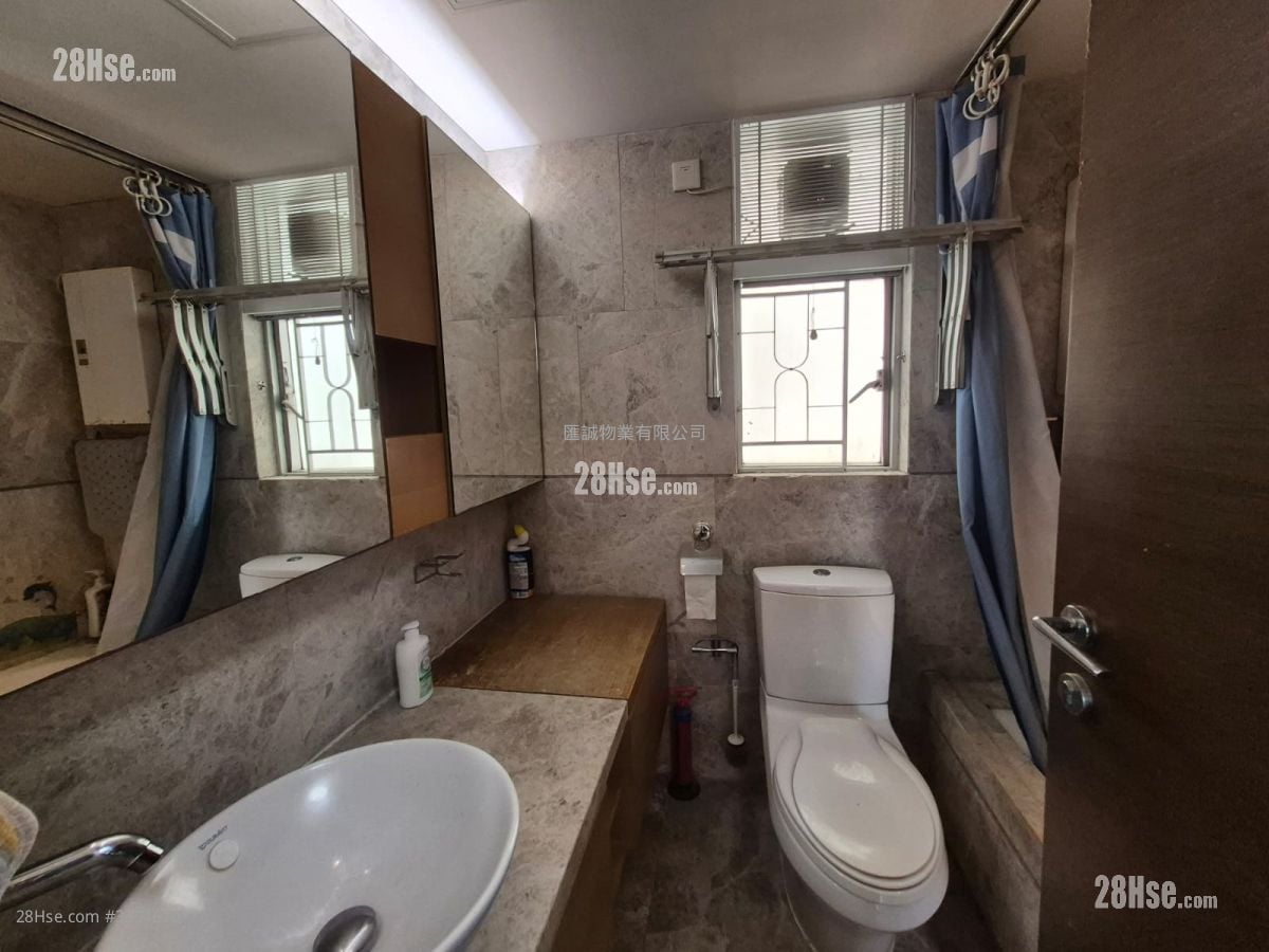 Billionnaire Royale Rental 3 Bedrooms , 2 Bathrooms 865 ft²