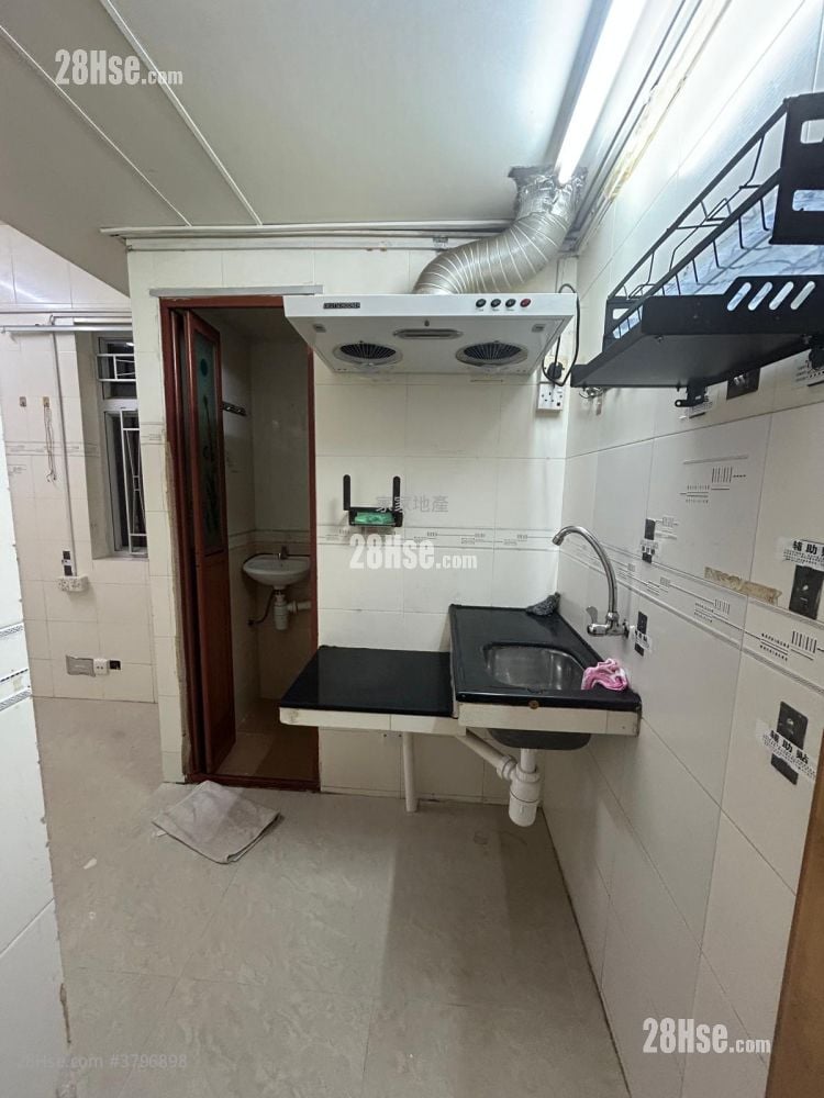 仁安大厦 租盘 130 平方尺