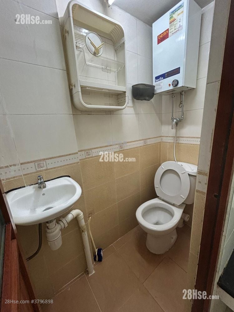 仁安大厦 租盘 130 平方尺