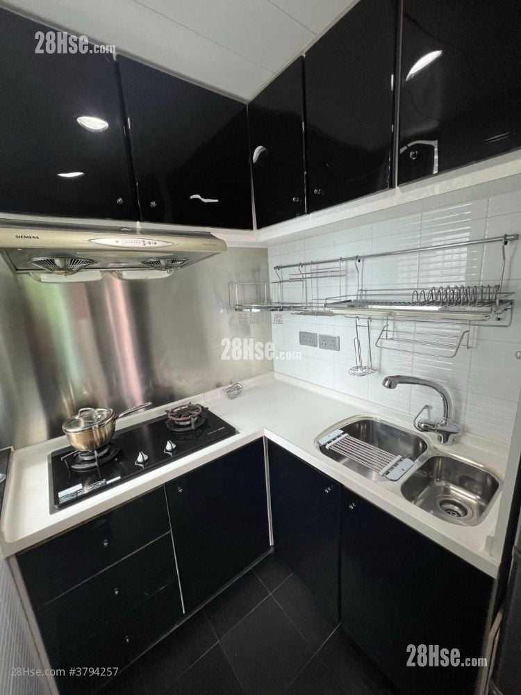 Hong Kong Garden Rental 2 Bedrooms , 1 Bathroom 513 ft²