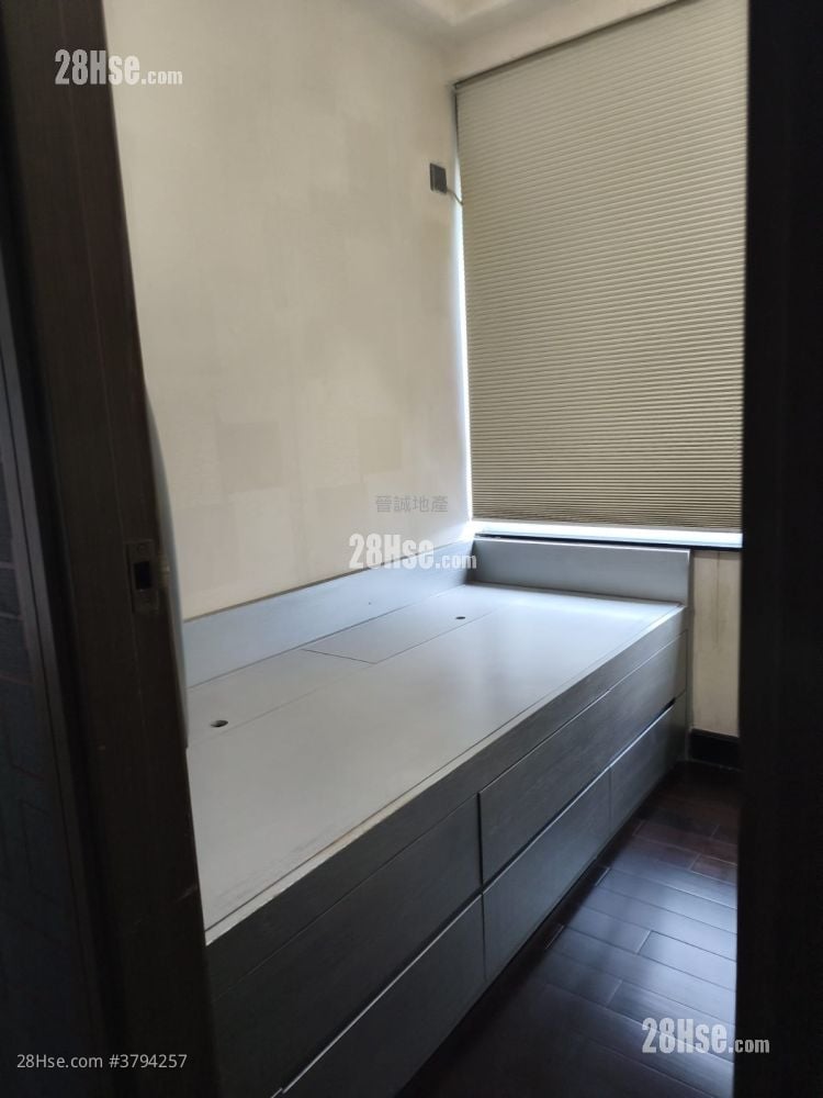 Hong Kong Garden Rental 2 Bedrooms , 1 Bathroom 513 ft²