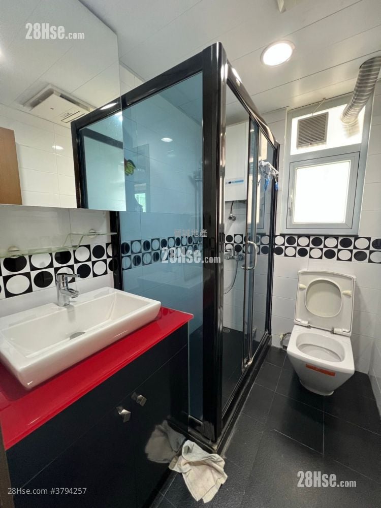 Hong Kong Garden Rental 2 Bedrooms , 1 Bathroom 513 ft²