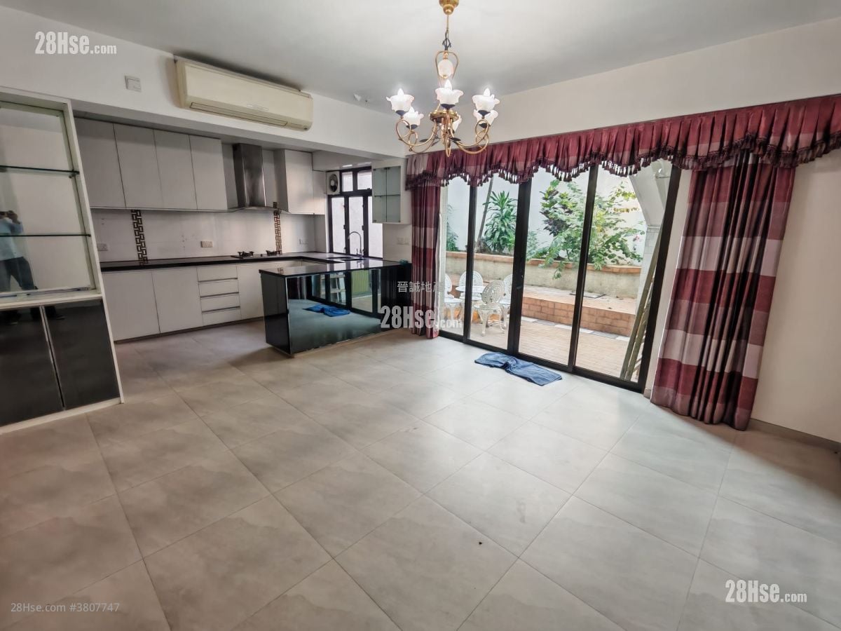 Fiona Garden Rental 5+ Bedrooms , 4 Bathrooms 2,699 ft²