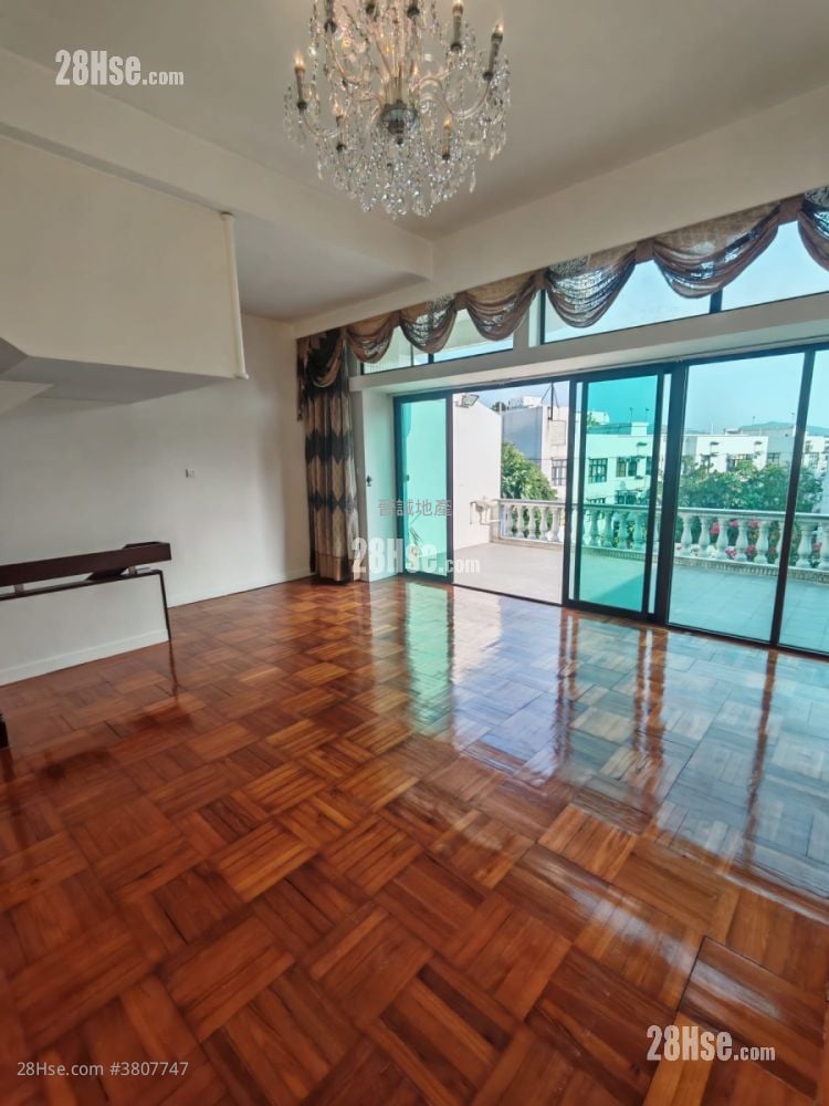 Fiona Garden Rental 5+ Bedrooms , 4 Bathrooms 2,699 ft²