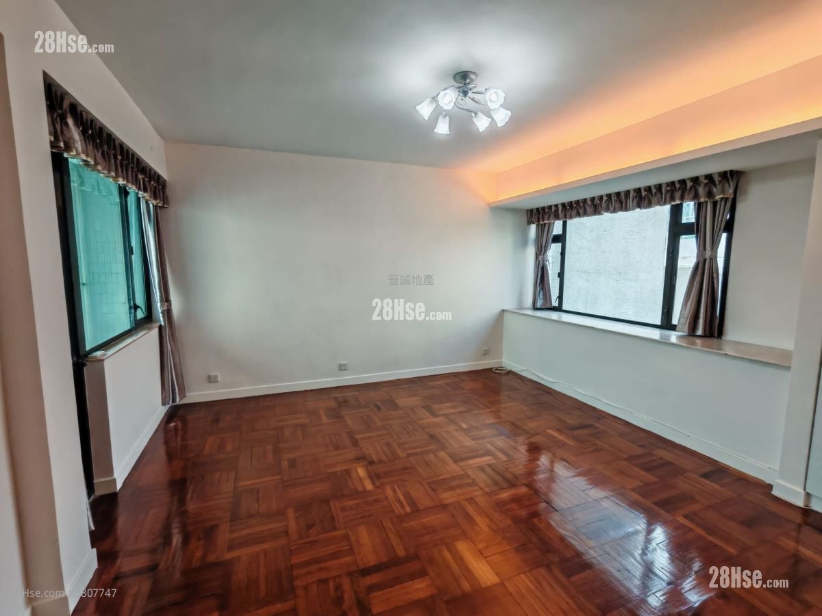 Fiona Garden Rental 5+ Bedrooms , 4 Bathrooms 2,699 ft²