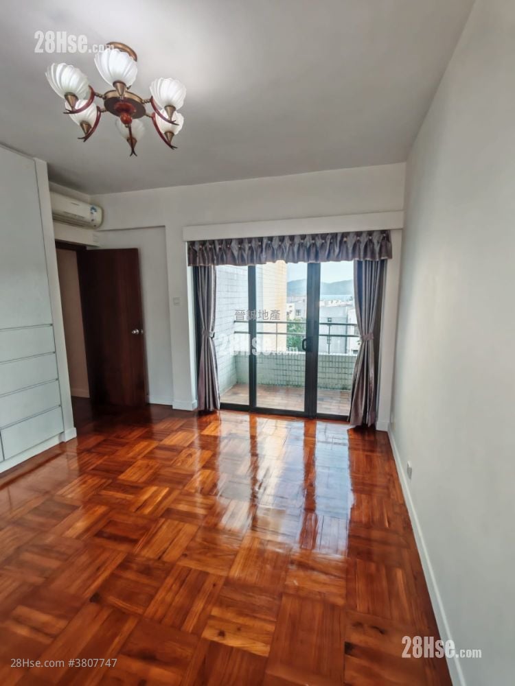 Fiona Garden Rental 5+ Bedrooms , 4 Bathrooms 2,699 ft²