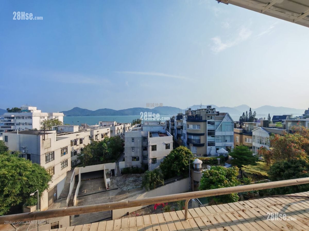 Fiona Garden Rental 5+ Bedrooms , 4 Bathrooms 2,699 ft²