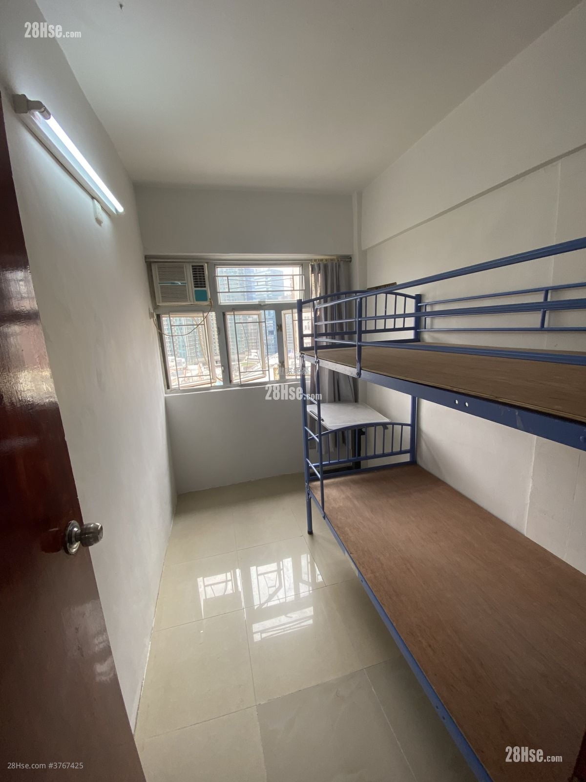 华发大楼 租盘 1 房 , 1 浴室 170 平方尺