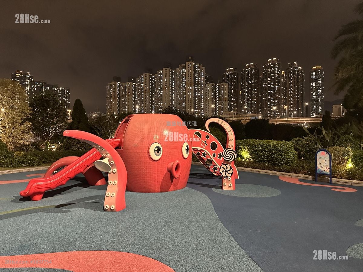 Grand Victoria Rental 1 Bedroom , 1 Bathroom 308 ft²