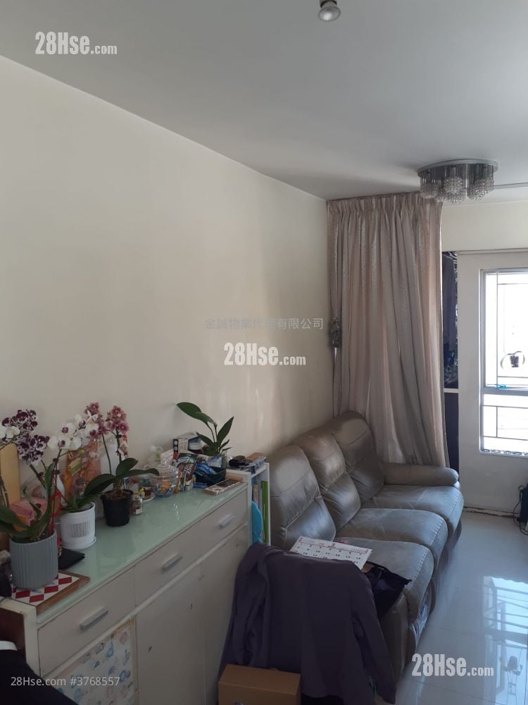 Lai King Court Sell 2 Bedrooms , 1 Bathroom 428 ft²