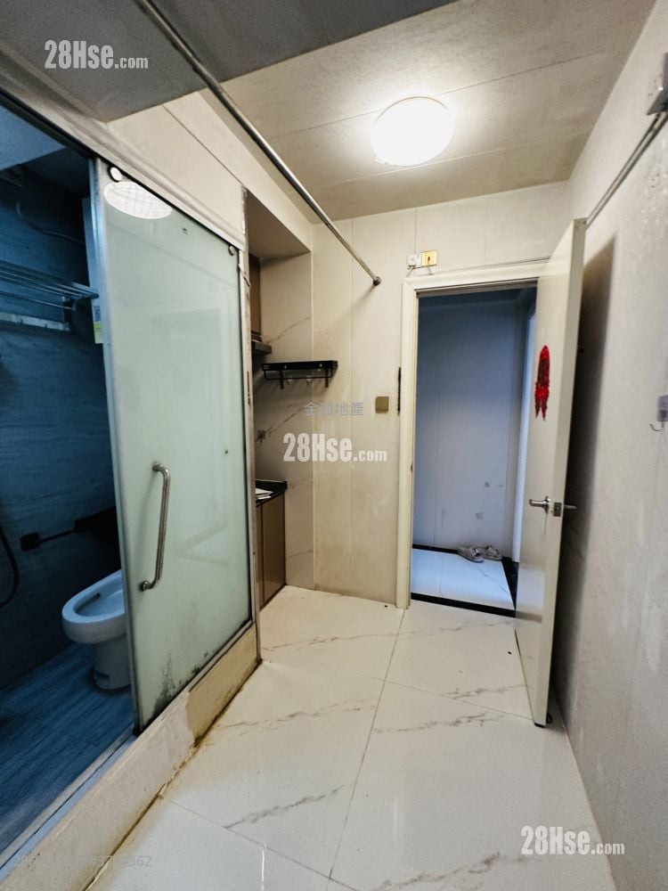 Happy Centre Rental 495 ft²