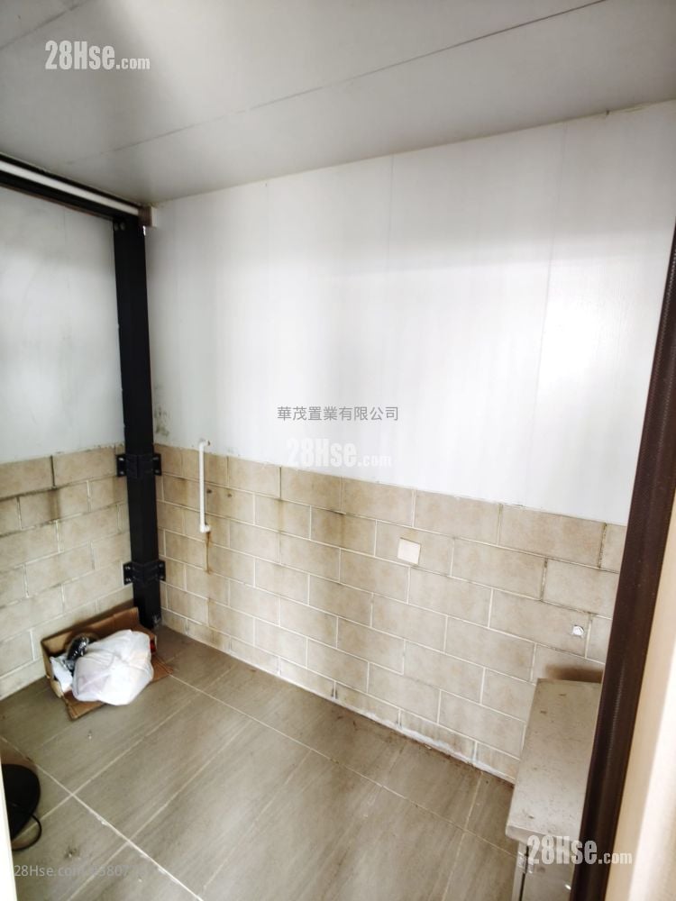 Village Rental 4 Bedrooms , 3 Bathrooms 1,400 ft²