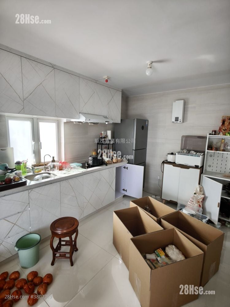 Village Rental 4 Bedrooms , 3 Bathrooms 1,400 ft²