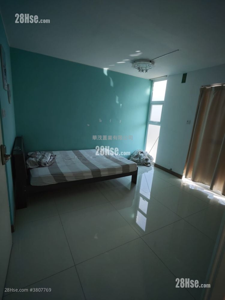 Village Rental 4 Bedrooms , 3 Bathrooms 1,400 ft²