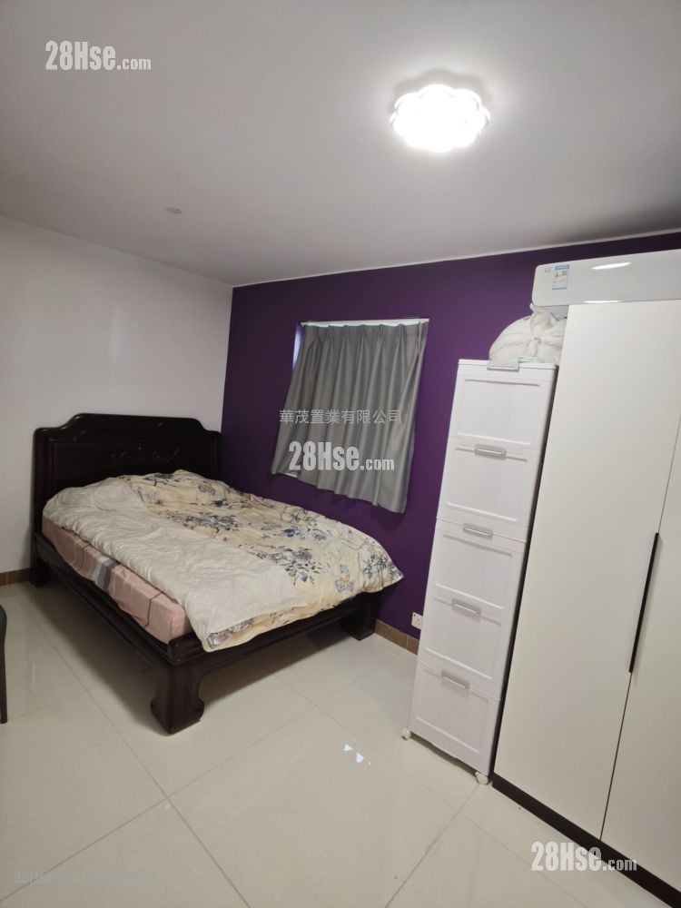 Village Rental 4 Bedrooms , 3 Bathrooms 1,400 ft²