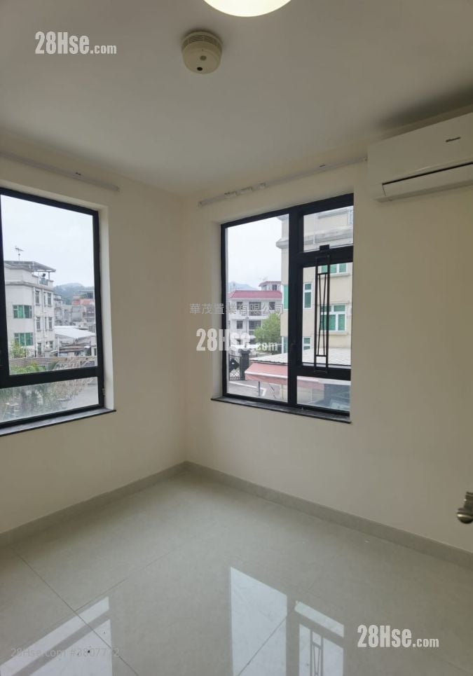 Village Sell 3 Bedrooms , 2 Bathrooms 700 ft²