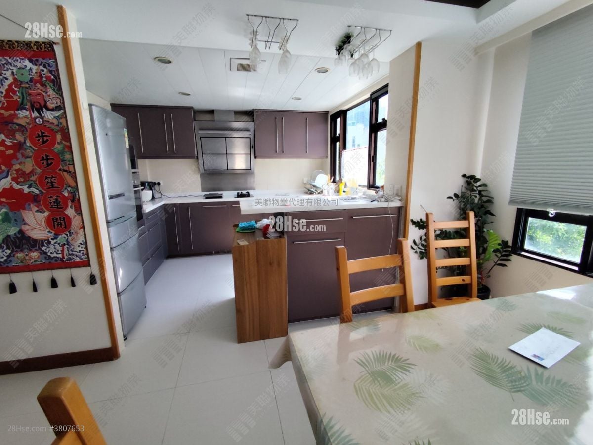 海裕苑 售盘 3 房 1,077 平方尺