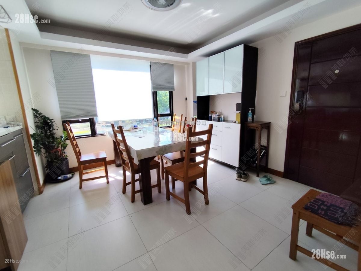 海裕苑 售盘 3 房 1,077 平方尺