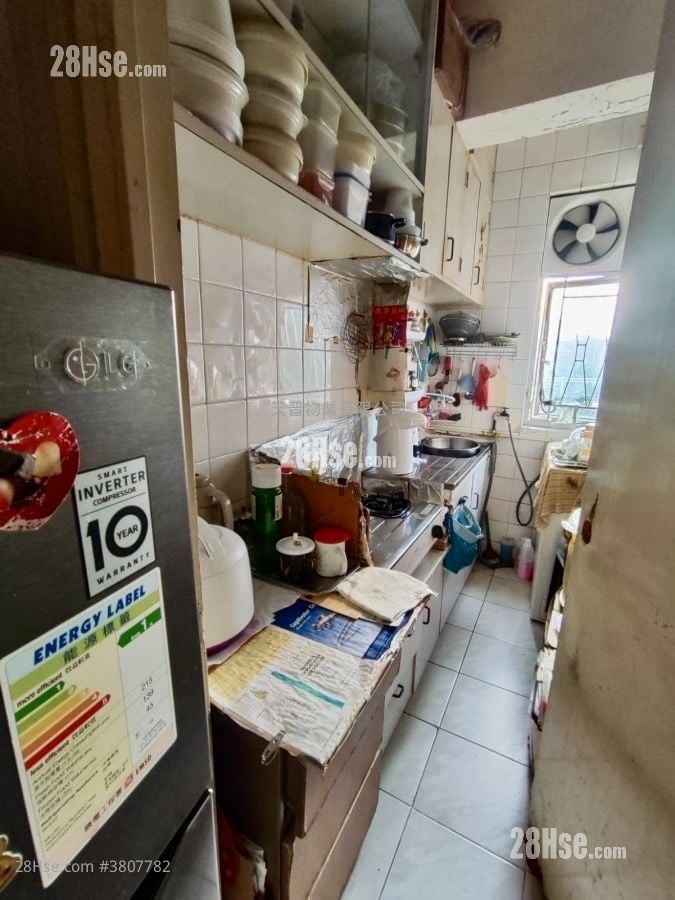 Wei King Building Sell 2 Bedrooms , 1 Bathroom 415 ft²