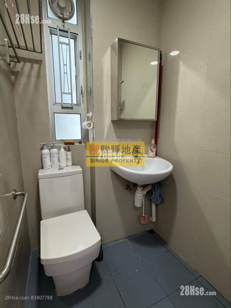 永发大厦 售盘 2 房 , 1 浴室 246 平方尺